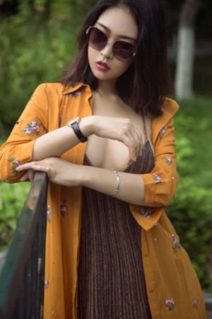 新婚之夜被老板挺进_高清直播在线观看
