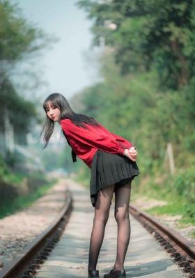 《下女》韩国无删减_蓝光韩国电影在线观看
